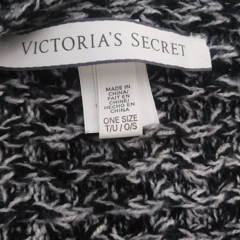 Victoria's Secret Chunky Knit Scarf - Black & White - Super Long - Women's